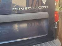 Gebraucht Opel Combo Edition 101 PS (74 kW) 2010 Van / Kleinbus