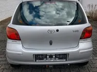 Gebraucht Toyota Yaris 60 PS (44 kW) 2005 Silber Limousine