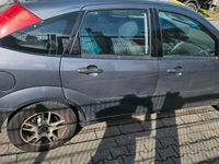 Gebraucht Ford Focus 101 PS (74 kW) 2004 Grau Kombi