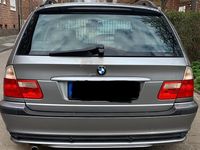 Gebraucht BMW 318 120 PS (88 kW) 2005 Grau Kombi