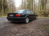 Gebraucht BMW 750 Sport Line 326 PS (239 kW) 2000 Schwarz Limousine