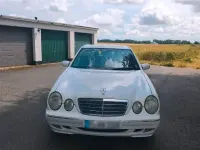 Gebraucht Mercedes E280 Elegance 204 PS (150 kW) 2000 Weiß Limousine