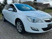 Gebraucht Opel Astra 125 PS (91 kW) 2011 Weiß Kombi