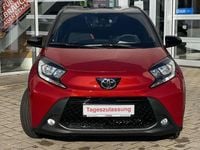 Neu Toyota Aygo X 72 PS (52 kW) 2025 Chili red perleffekt/dach myst SUV