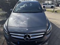 Gebraucht Mercedes B220 184 PS (135 kW) 2015 Silber Van / Kleinbus