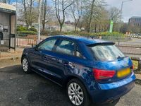 Gebraucht Audi A1 105 PS (77 kW) 2013 Blau Kleinwagen