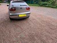 Usata Seat Leon 105 CV (77 kW) 2004 Argento Utilitaria