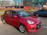 Gebraucht Hyundai i10 Trend 67 PS (49 kW) 2014 Rot Kleinwagen