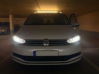 Gebraucht VW Touran Comfortline 150 PS (110 kW) 2016 Weiß Van / Kleinbus