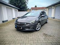 Używany Opel Astra Dynamic 150 KM (110 kW) 2016 Szary Sedan/Limuzyna