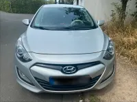 Gebraucht Hyundai i30 Classic 99 PS (72 kW) 2013 Silber Limousine