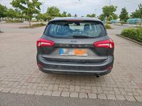 Gebraucht Ford Focus Trend 120 PS (88 kW) 2020 Grau Kombi