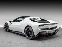 Gebraucht Ferrari 296 829 PS (609 kW) 2025 Bianco cervino Cabrio