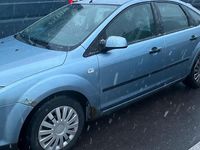 Gebraucht Ford Focus 101 PS (74 kW) 2006 Blau Limousine