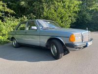 Gebraucht Mercedes 200 109 PS (80 kW) 1981 Blau Limousine