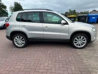Gebraucht VW Tiguan Trendline 140 PS (102 kW) 2008 Gold SUV
