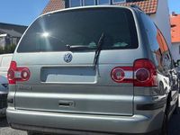 Second-hand VW Sharan Basis 150 CP (110 kW) 2004 Verde Monovolum