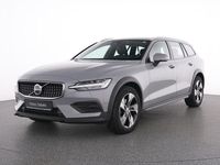 Gebraucht Volvo V60 CC Plus 196 PS (144 kW) 2024 Vapour grey / metallic Kombi