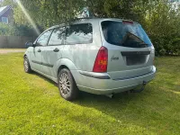 Usado Ford Focus 101 CV (74 kW) 2004 Plateado Familiar