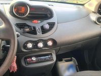 Gebraucht Renault Twingo 75 PS (55 kW) 2011 Rot Kleinwagen