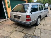 Second-hand Mercedes E250 113 CP (83 kW) 1992 Argintiu Break
