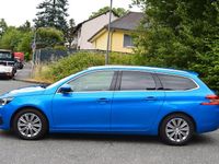 Gebraucht Peugeot 308 SW Allure 131 PS (96 kW) 2021 Blau Kombi