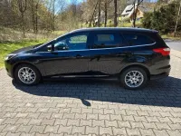 Używany Ford Focus Trend 105 KM (77 kW) 2013 Czarny Kombi