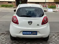 Gebraucht Ford Ka Titanium 69 PS (50 kW) 2015 Weiß Kleinwagen