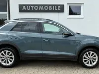 Gebraucht VW T-Roc 150 PS (110 kW) 2025 Petrol blue metallic SUV