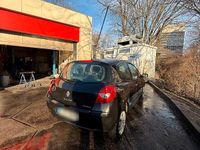 Second-hand Renault Clio III 75 CP (55 kW) 2007 Negru Hatchback