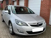 Usata Opel Astra 2011 Argento Berlina