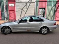 Second-hand Mercedes C200 163 CP (119 kW) 2002 Argintiu Berlinǎ
