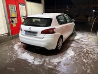 Gebraucht Peugeot 308 120 PS (88 kW) 2018 Weiß Limousine