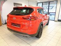 gebraucht Hyundai Tucson Mild-Hybrid 4WD / LED / SCHECKHEFT/1.HAND