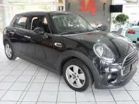 Gebraucht Mini Cooper 136 PS (100 kW) 2018 Midnight black metallic Kleinwagen