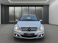 Gebraucht Mercedes B180 109 PS (80 kW) 2011 Silber Van / Kleinbus