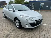 Gebraucht Renault Mégane III 101 PS (74 kW) 2010 Silber Limousine