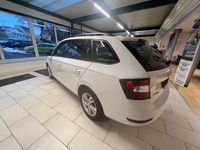 Gebraucht Skoda Fabia Ambition 95 PS (69 kW) 2022 Weiß Kleinwagen