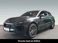 Gebraucht Porsche Macan Turbo 441 PS (324 kW) 2021 Vulkangraumetallic SUV