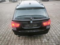 Gebraucht BMW 320 170 PS (125 kW) 2009 Schwarz Kombi