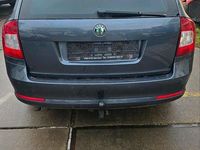 Gebraucht Skoda Octavia 140 PS (102 kW) 2010 Grau Kombi