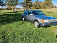 Gebraucht Mercedes E200 118 PS (86 kW) 1992 Grau Limousine