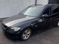 Gebraucht BMW 318 143 PS (105 kW) 2007 Schwarz Kombi