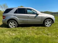 Używany Mercedes ML500 306 KM (225 kW) 2006 Srebrny SUV