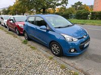 Gebraucht Hyundai i10 75 PS (55 kW) 2015 Blau Kleinwagen
