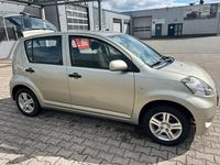 Gebraucht Daihatsu Sirion 70 PS (51 kW) 2009 Silber Kleinwagen