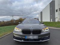 Gebraucht BMW 750 Sport Line 449 PS (330 kW) 2016 Grau Limousine