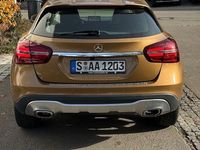 Gebraucht Mercedes GLA180 122 PS (89 kW) 2018 Gold SUV