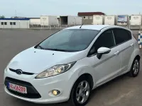 Gebraucht Ford Fiesta Titanium 82 PS (60 kW) 2011 Weiß Limousine