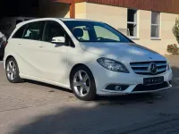 Gebraucht Mercedes B180 122 PS (89 kW) 2013 Weiß Kleinwagen